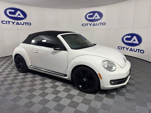 Used 2013 Volkswagen Beetle 2.0T image 1