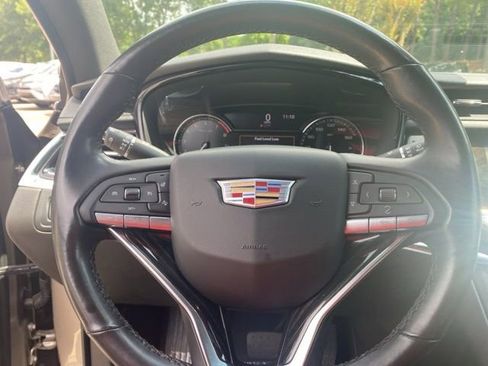 Used 2022 Cadillac XT6 Premium Luxury image 39