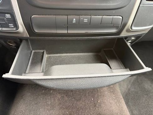 Used 2016 RAM 1500 Classic SLT image 23