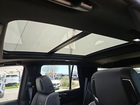 Certified 2023 Cadillac Escalade Premium Luxury w/ Performance Package image 9