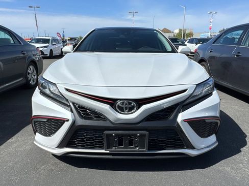 Used 2021 Toyota Camry XSE FWD image 3