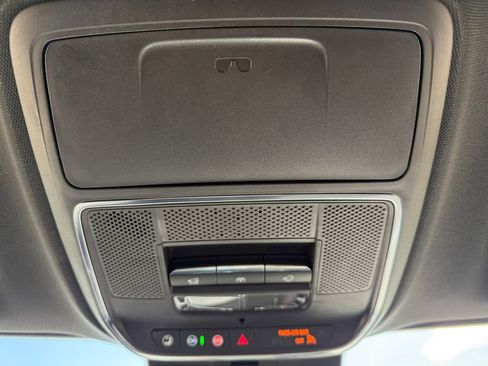 Used 2025 Buick Enclave Avenir w/ Super Cruise Package image 35