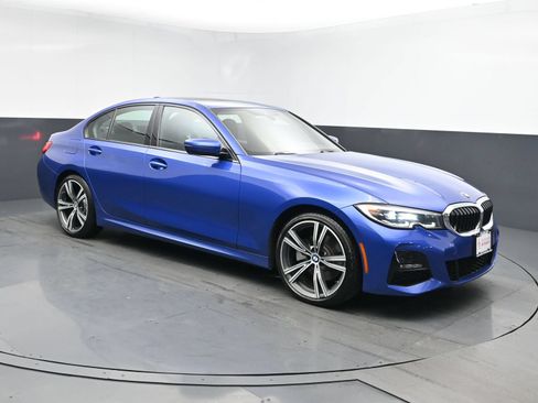 Used 2020 BMW 330i xDrive Sedan w/ M Sport Package AWD/4WD image 2