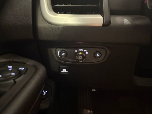 Certified 2022 GMC Terrain SLT image 17