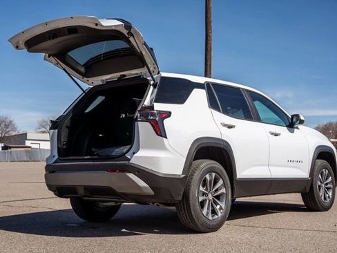 New 2026 Chevrolet Equinox LT FWD image 5