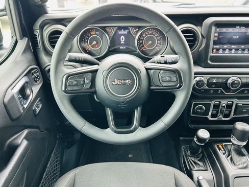 Used 2023 Jeep Wrangler Unlimited Sport AWD/4WD image 9
