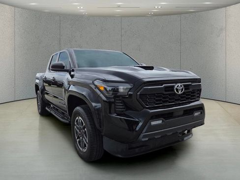 Used 2024 Toyota Tacoma TRD Sport w/ TRD Sport Upgrade Package RWD image 13
