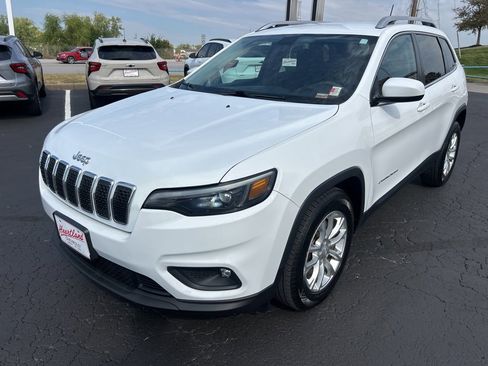 Used 2019 Jeep Cherokee Latitude w/ Popular Appearance Group image 1