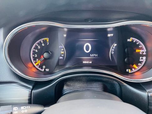 Used 2019 Jeep Grand Cherokee Altitude image 16