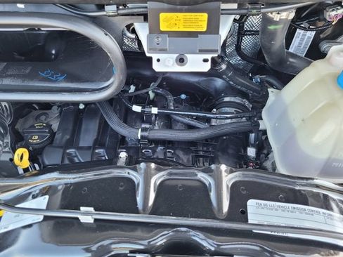 Used 2025 RAM ProMaster 2500 w/ U-Haul Equipment Group FWD image 20