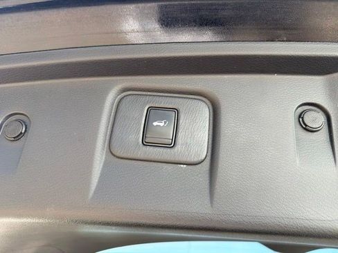Used 2018 Nissan Murano Platinum AWD/4WD image 12