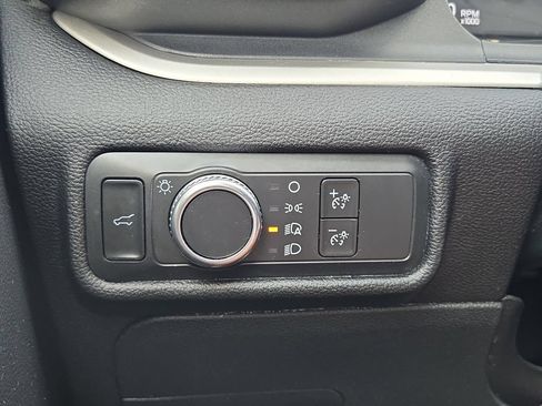 Used 2021 Ford Explorer XLT RWD image 24