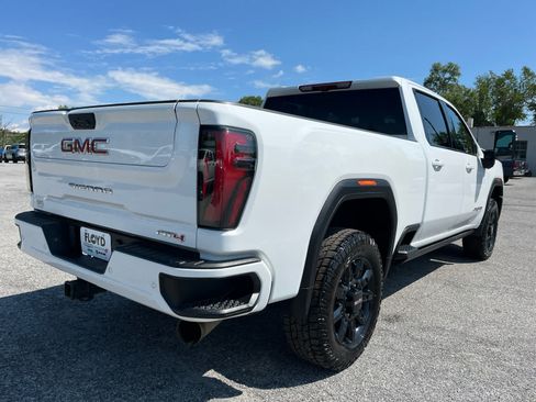 Used 2025 GMC Sierra 2500 AT4 w/ AT4 Premium Plus Package AWD/4WD image 3