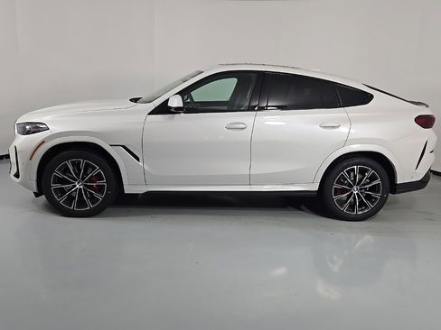 New 2026 BMW X6 xDrive40i w/ Climate Comfort Package image 4