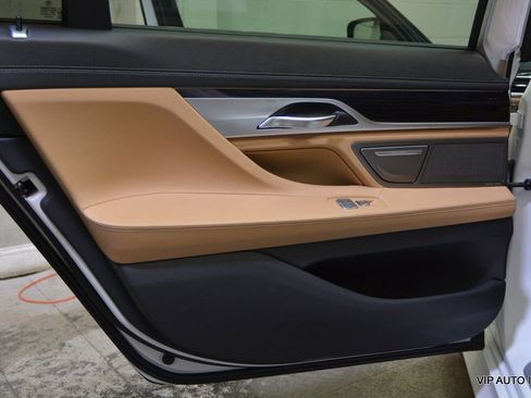 Used 2017 BMW 750i xDrive AWD/4WD image 9