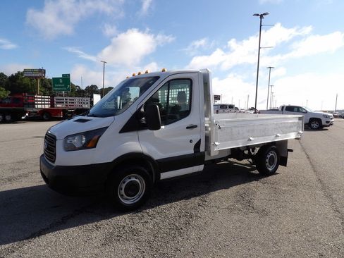 Used 2019 Ford Transit 250 138 RWD image 3