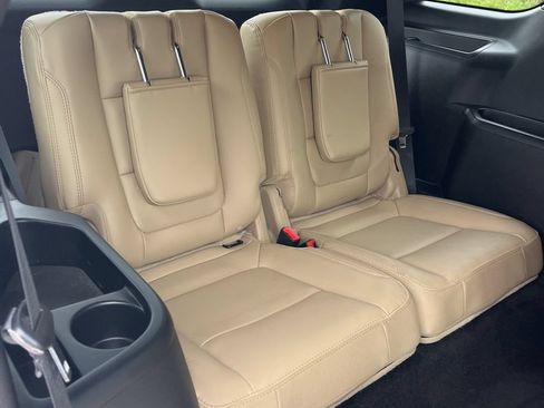 Used 2017 Ford Explorer Limited AWD/4WD image 11