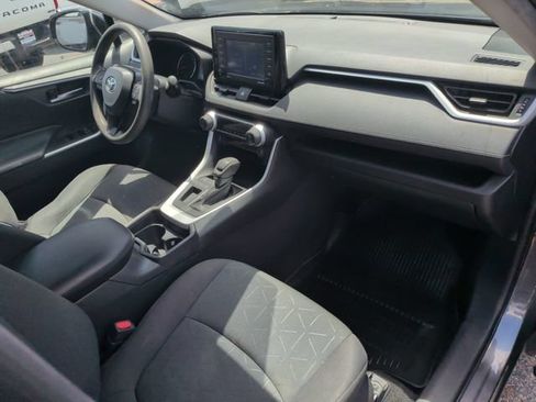 Used 2021 Toyota RAV4 XLE FWD image 19