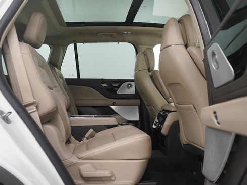 Used 2021 Lincoln Aviator Reserve w/ Equipment Group 202A image 12