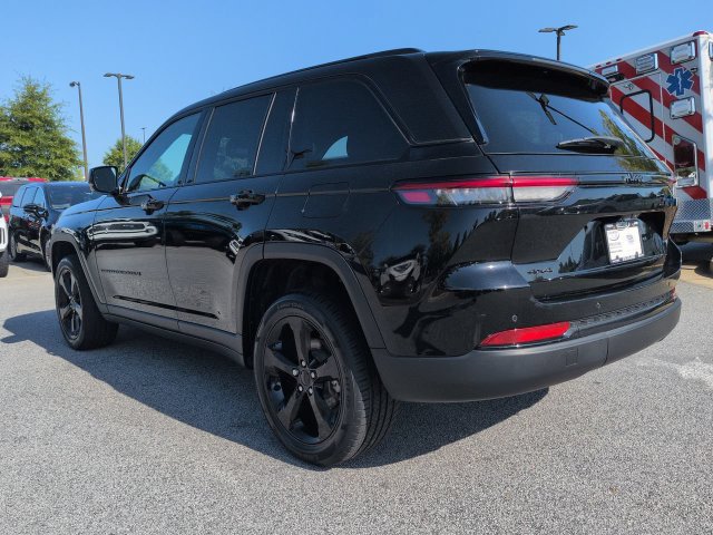 Certified 2023 Jeep Grand Cherokee Altitude AWD/4WD image 6