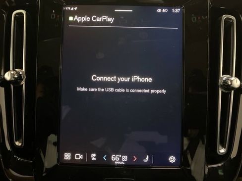 Used 2025 Volvo XC40 B5 Plus image 50