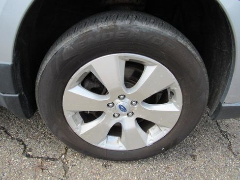 Used 2012 Subaru Outback 3.6R Limited AWD/4WD image 11