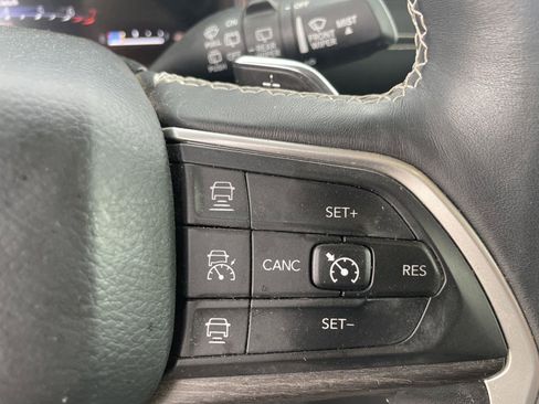 Used 2021 Jeep Grand Cherokee L Limited image 16