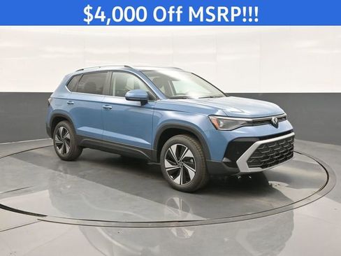 New 2026 Volkswagen Taos SE AWD/4WD image 1