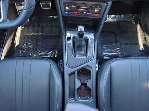 Used 2024 Volkswagen Tiguan SE R-Line image 19