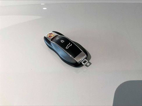 New 2026 Porsche Macan image 21