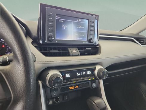 Used 2021 Toyota RAV4 XLE FWD image 12