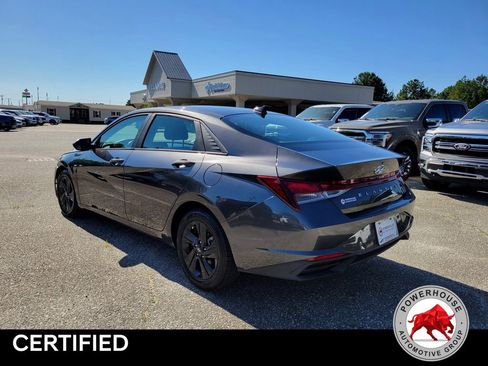 Used 2021 Hyundai Elantra SEL w/ Convenience Package FWD image 3