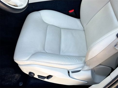 Used 2023 Volvo XC60 B5 Plus image 21