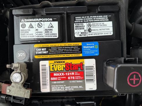 Used 2013 Hyundai Veloster w/ Tech Pkg FWD image 18