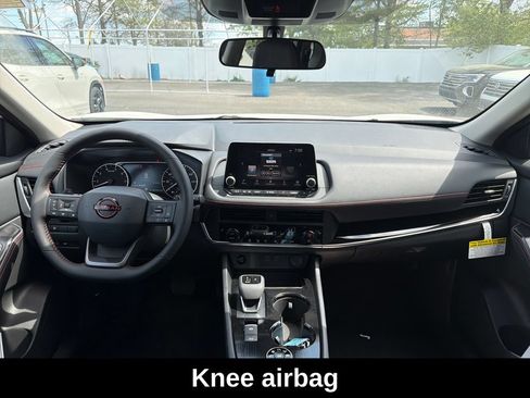 Used 2026 Nissan Rogue SV AWD/4WD image 15