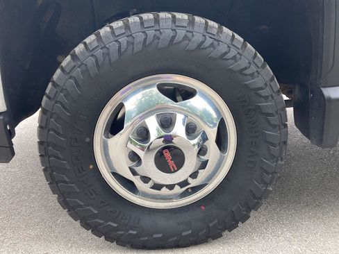 Used 2022 GMC Sierra 3500 Denali w/ Denali Ultimate Package image 23