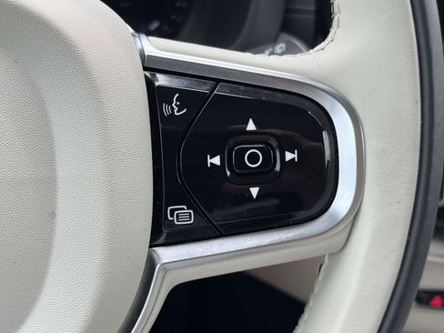 Certified 2023 Volvo XC60 B5 Ultimate w/ Climate Package AWD/4WD image 24