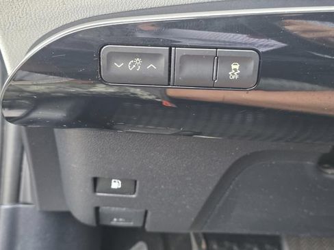 Used 2016 Toyota Prius Two FWD image 20