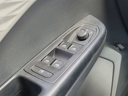 Certified 2023 Volkswagen Taos S FWD image 25