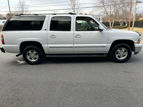 Used 2002 Chevrolet Suburban LT AWD/4WD image 4
