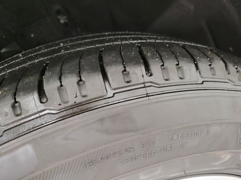 Used 2023 Toyota Highlander L image 5