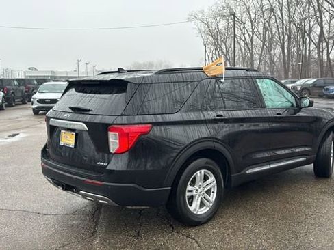 Certified 2022 Ford Explorer XLT w/ Equipment Group 202A image 3