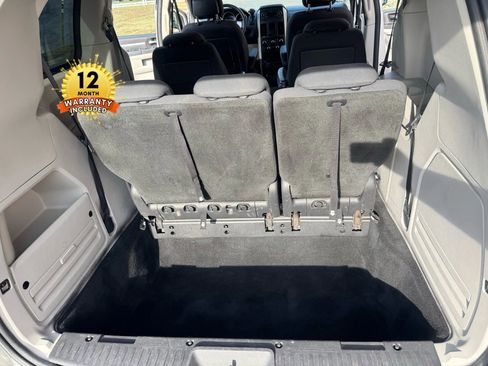 Used 2010 Dodge Grand Caravan SE w/ Climate Group image 16