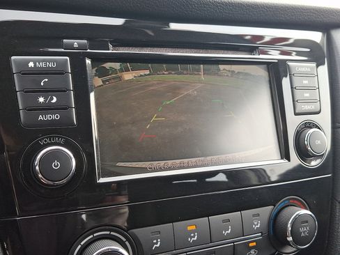 Used 2019 Nissan Rogue S AWD/4WD image 17