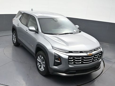 Used 2025 Chevrolet Equinox LT FWD image 23