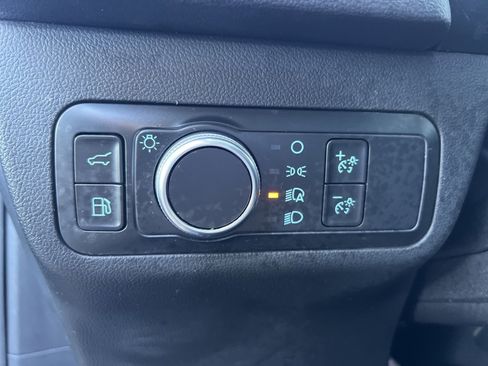 Used 2021 Ford Escape SE w/ SE Sport Appearance Package image 26