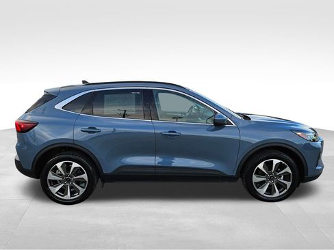 Used 2024 Ford Escape Platinum image 5