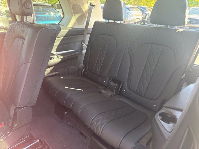 Used 2026 BMW X7 xDrive40i AWD/4WD image 19