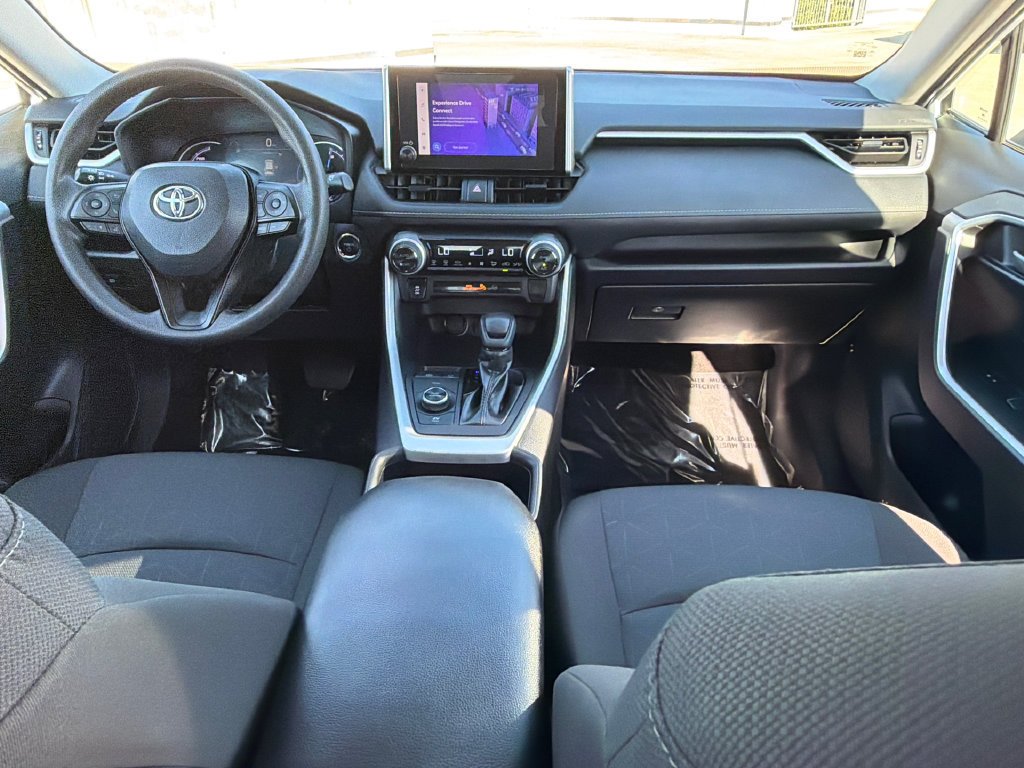 Used 2025 Toyota RAV4 XLE AWD/4WD image 14