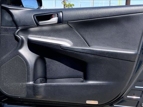 Used 2014 Toyota Camry SE image 22